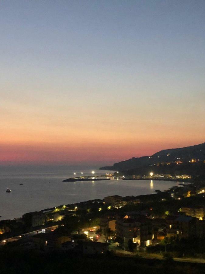 Appartement La Terrazza Di Carmen E Fausto à Cetraro Extérieur photo